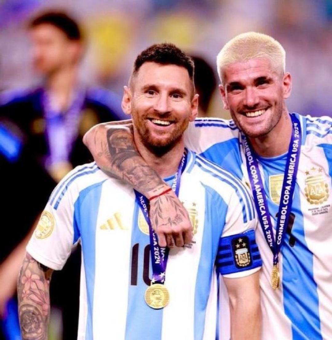 让他暂居中 让他暂居中