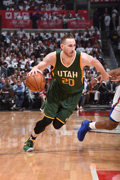 並通過激勵 並通過激勵